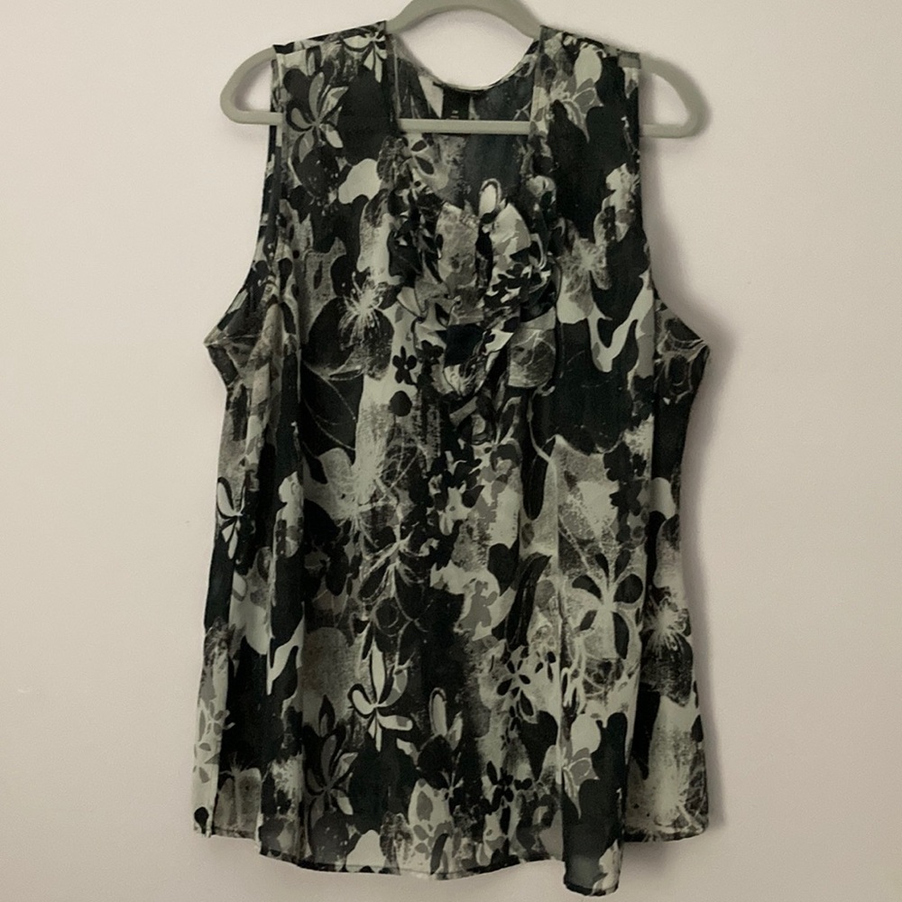 Lane Bryant sheer shell with neck ruffle detail size26